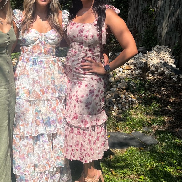 Lulus Terrace Views Taupe Floral Print Tiered Midi Dress - Picture 2 of 2